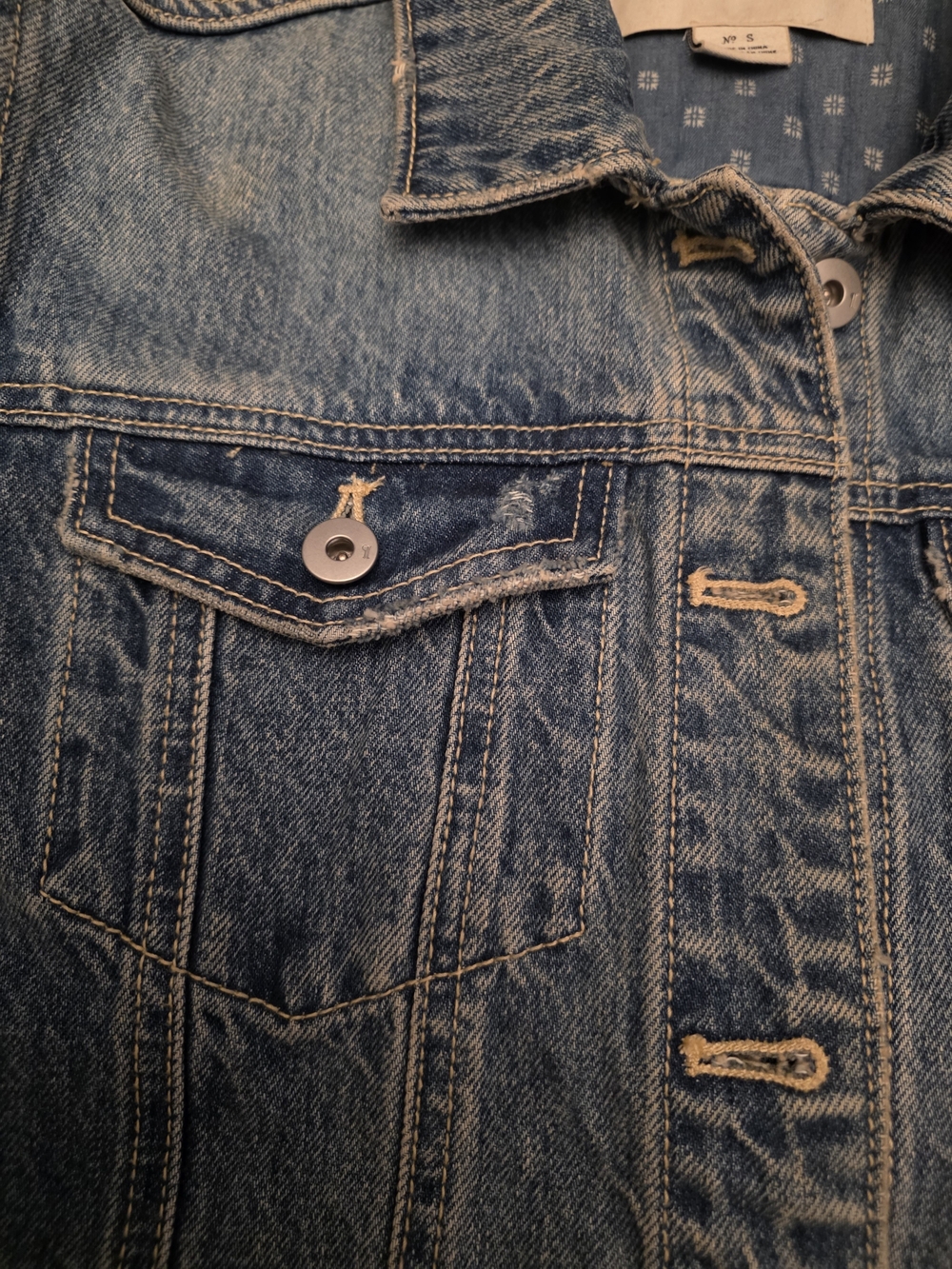 Anthropologie Pilcro Faded Distressed Blue Denim Trucker Jean Jacket Small - Picture 3 of 8